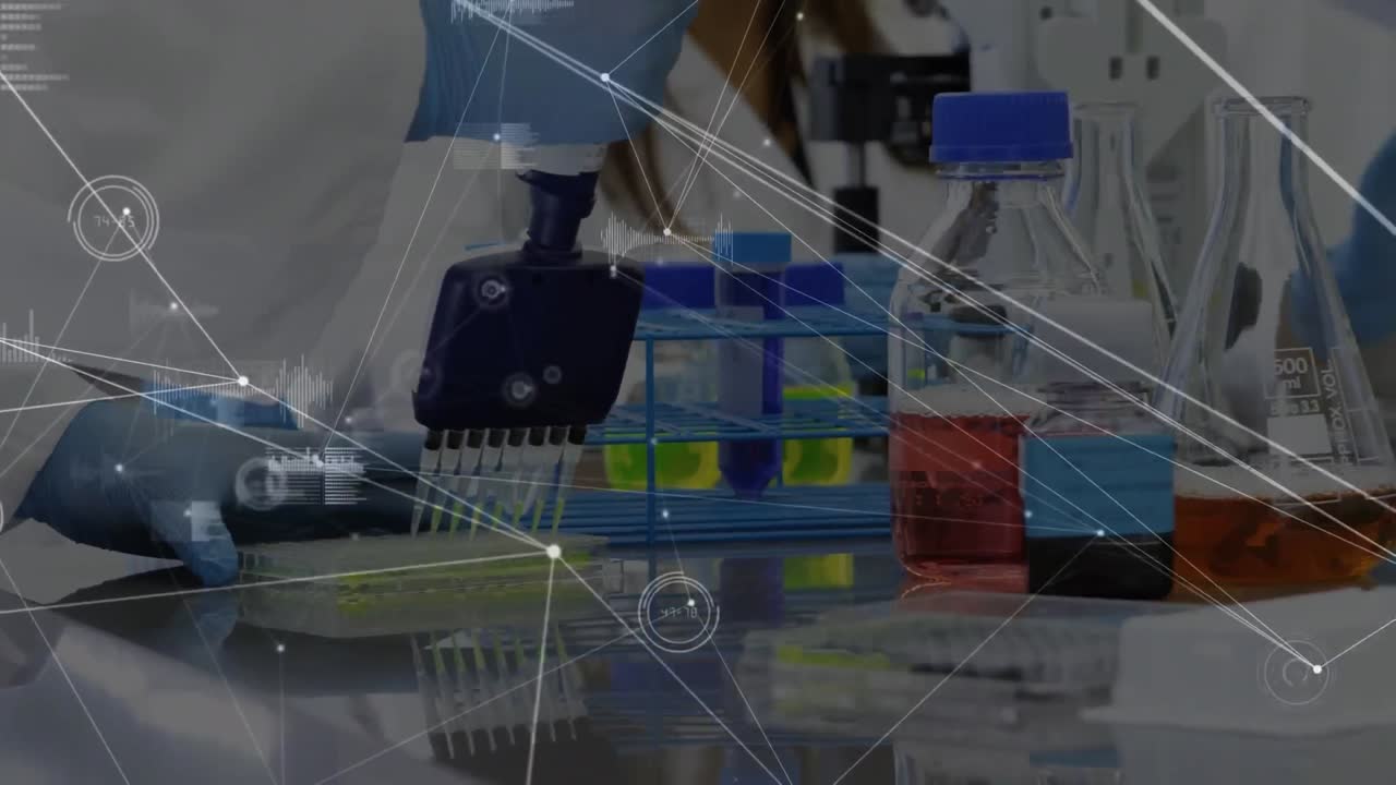 animación de puntos conectados con íconos gráficos, sección media de un científico inyectando líquido en tubos de ensayo