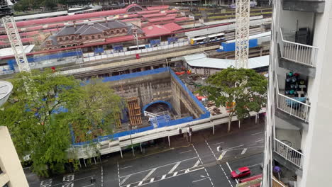 Construcción-Del-Túnel-Ferroviario-Del-Río-Cruzado,-Centro-De-Tránsito-De-La-Calle-Roma,-Brisbane-Aus