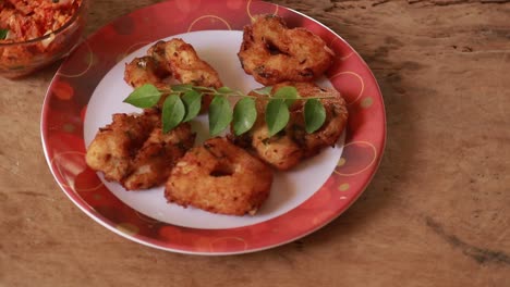 Ein-Nahblick-Auf-Vada-Oder-Vadai,-Einen-Südindischen-Snack