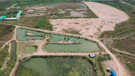 Vista-Aérea-De-Un-Parque-De-Pesca-En-Cha-am-Tailandia