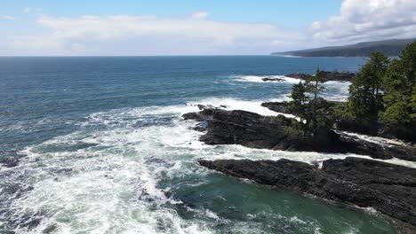 La-Salvaje-Costa-Oeste-Del-Pacífico-De-Canadá-En-Un-Soleado-Pero-Ventoso-Día-De-Primavera