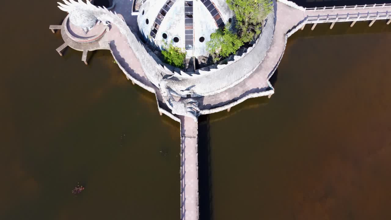 Vietnam&rsquo;s abandoned water park lying empty and overgrown with foliage