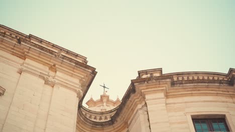 Lissabon-Alte-Barockkathedrale-Nationale-Pantheonfassade-Panoramische-Bewegung-Bei-Sonnenaufgang-4k