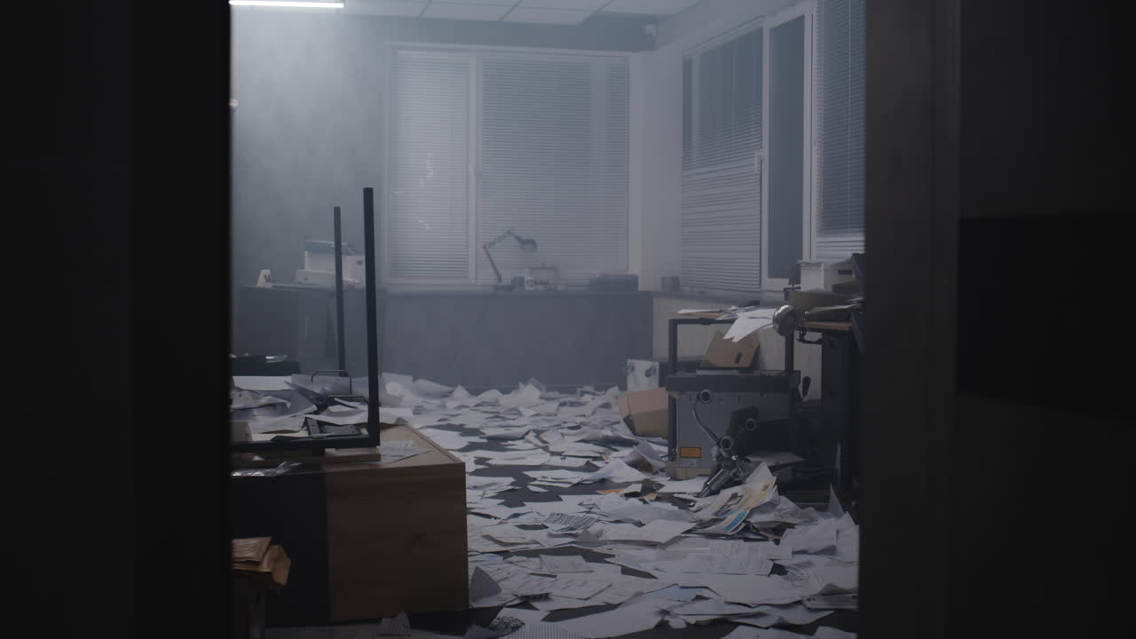 재난 후 빈 사무실