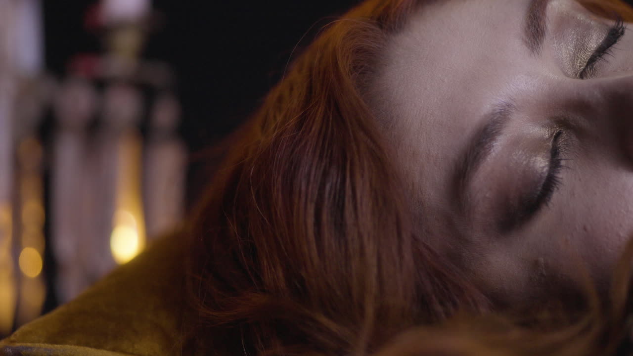 fantasía gótica: la enigmática reina roja se despierta