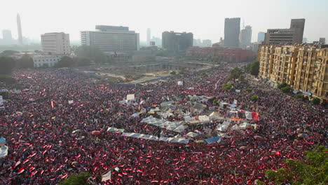 crowds in tahrir square in cairo egypt 1