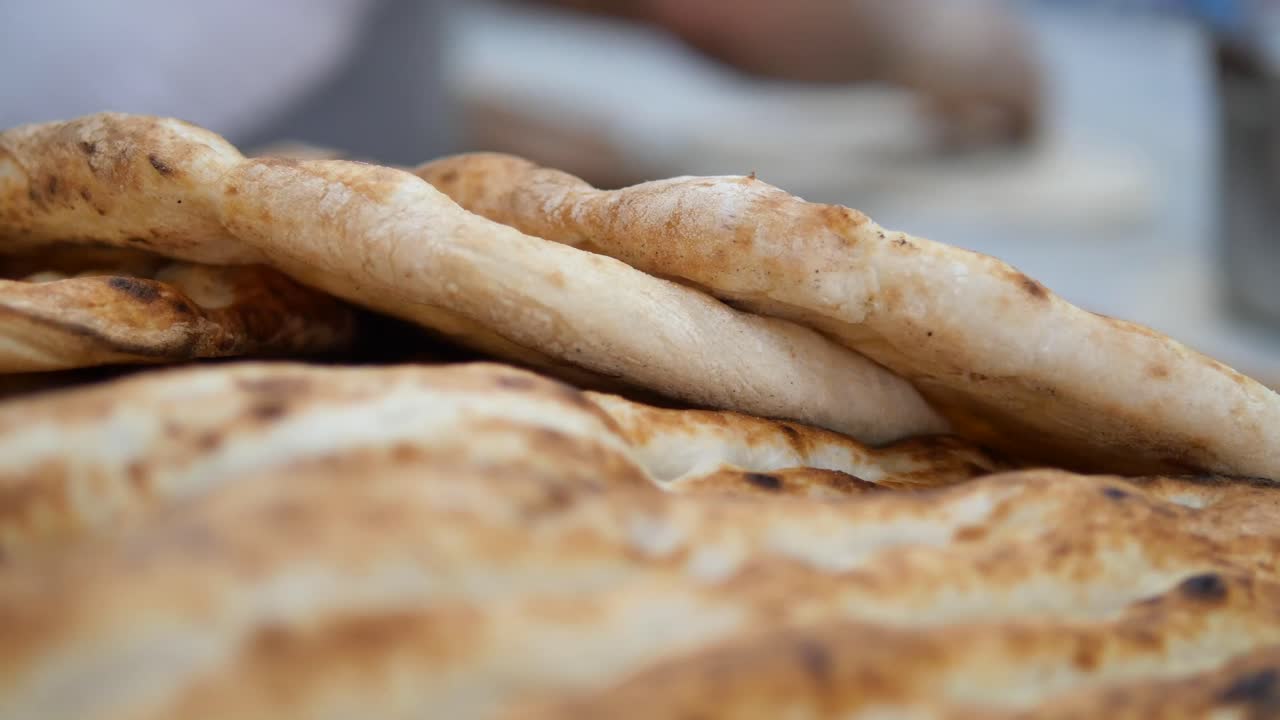 Pane piatto appena cotto