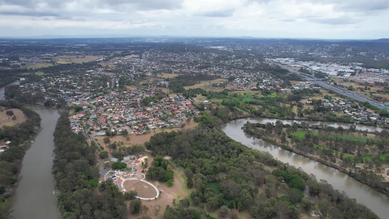 Veduta aerea di Alexander Clark Park e del fiume Logan a Loganholme, Queensland, Australia.
