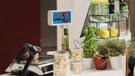 Weighing-machine-in-zero-waste-store