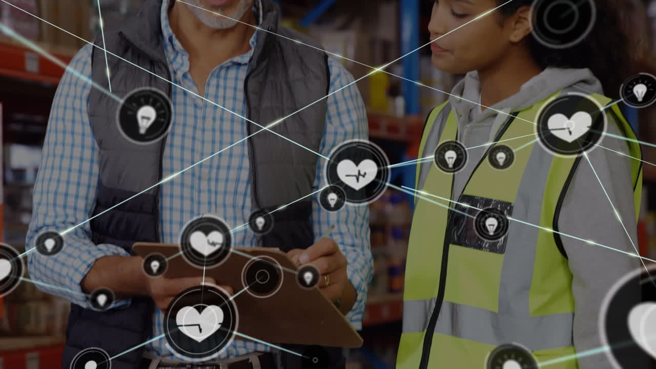 animación de la red de conexiones con iconos sobre diversos trabajadores en el almacén