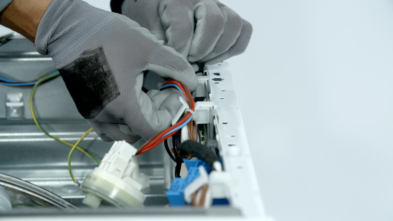 desconectar los cables eléctricos de la lavadora