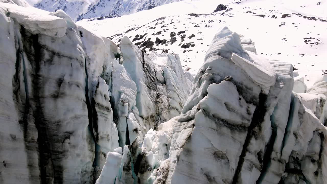 fotografía aérea del glaciar argentière en los alpes franceses, cerca de chamonix