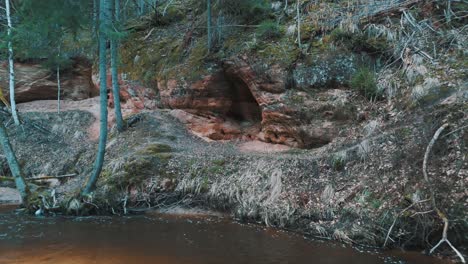 el sendero natural de cecilu en ieriki, letonia