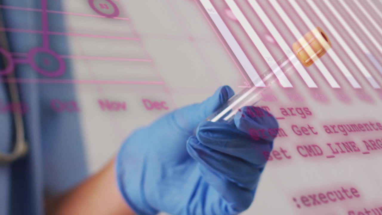 sosteniendo el tubo de ensayo, mano con guantes sobre datos científicos y animación de código