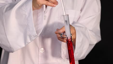 experiment showing color change in chemical reaction