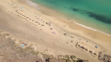 Fuerteventura-Islas-Canarias-España-Europa,-Antena-De-Arriba-Hacia-Abajo-De-La-Playa-De-Arena-En-El-Océano-Atlántico