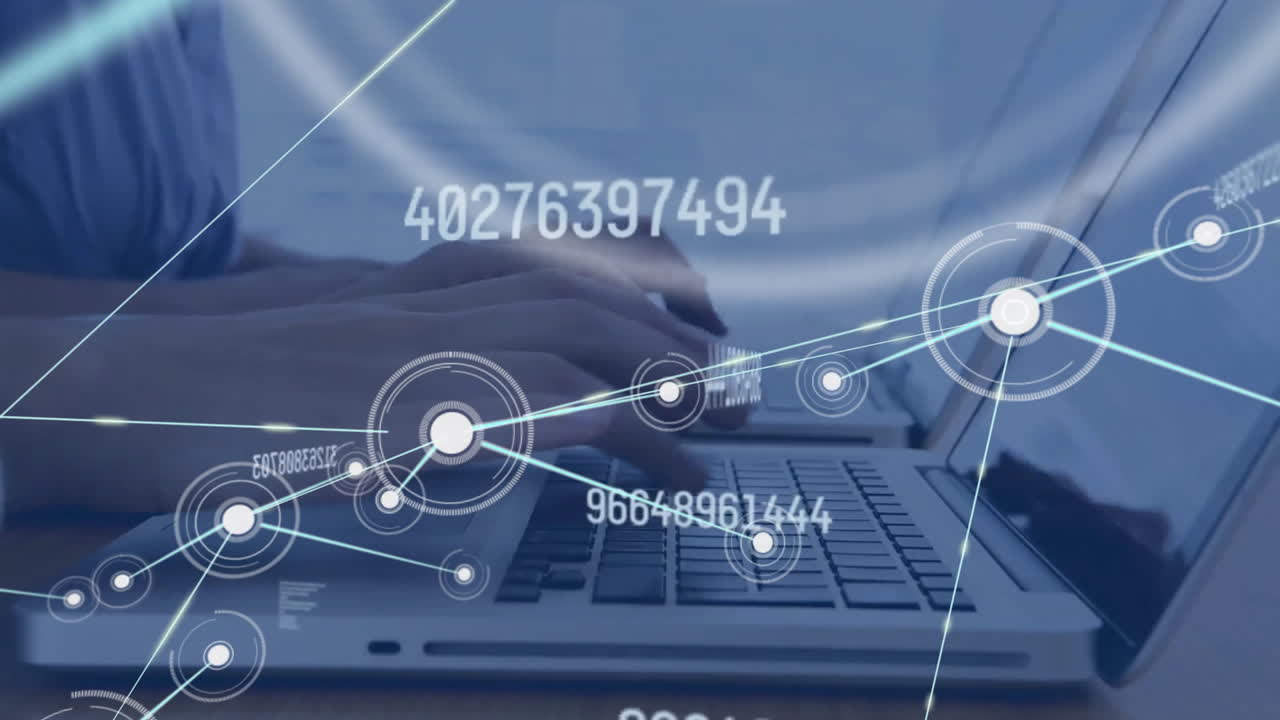 animación de números cambiantes y puntos conectados sobre diversos compañeros de trabajo que trabajan en la computadora portátil