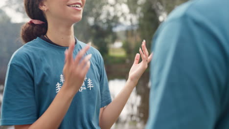 Freunde,-Gespräche-Und-Camping-Mit-Menschen-In-Der-Natur