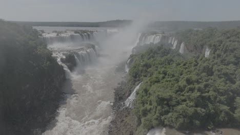 iguazú cae al amanecer - argentina - avión no tripulado