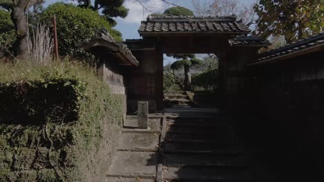 Smooth-Walk-by-Entrance-to-Japanese-Garden