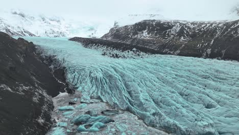 fotografía de un avión no tripulado del glaciar svinafellsjokull en el sur de islandia