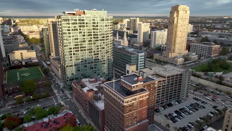 aerial-decent-into-philadelphia-Pennsylvania-street