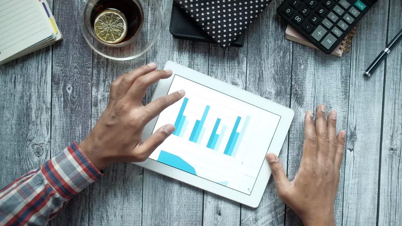 Business dataanalyse på tablet