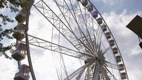 Riesenrad-In-Der-Innenstadt-Von-Budapest-Mit-Panoramablick