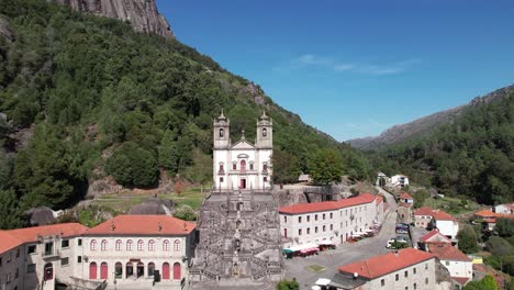 village of senhora da peneda