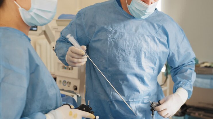 squadra chirurgica in sala operatoria