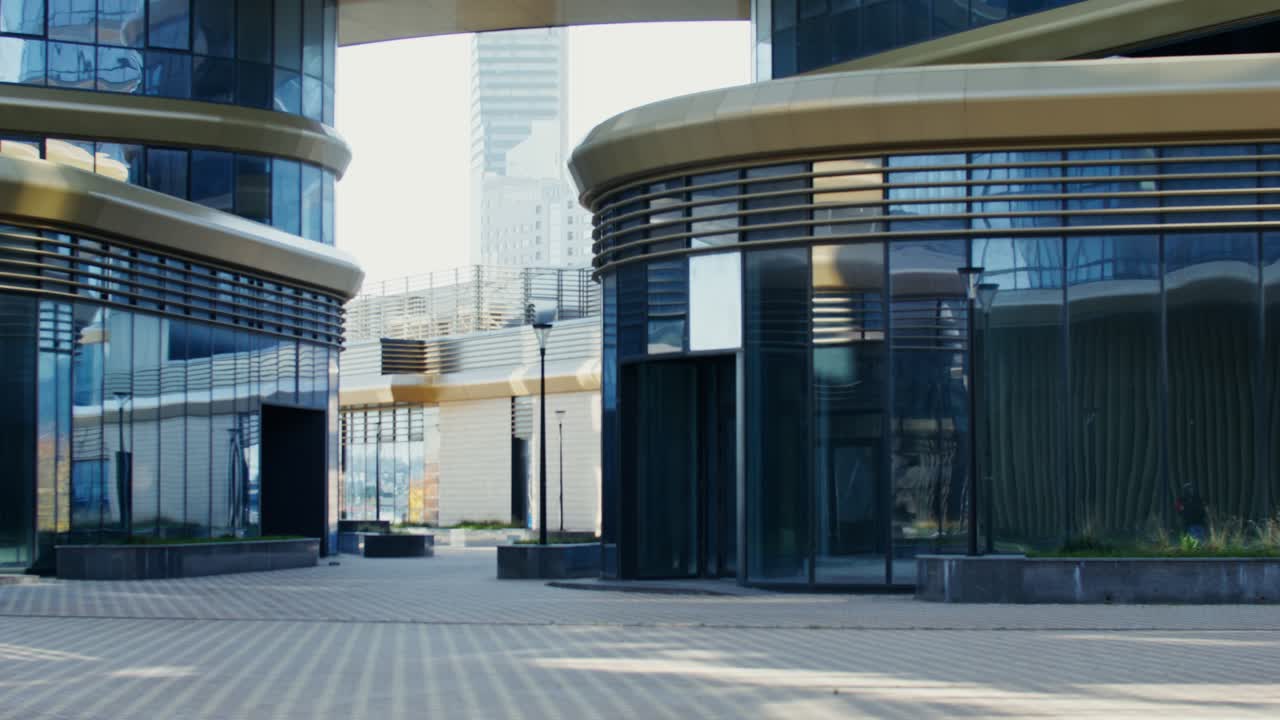 progettazione architettonica moderna di un edificio cittadino