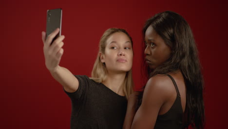 Young-Women-Pout-and-Take-Selfies