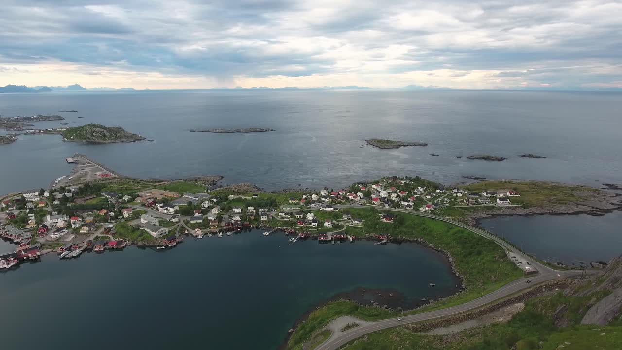 로포텐 군도 섬의 항공 영상