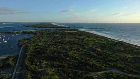 Flying-towards-Gold-Coast-Seaway-on-the-Spit,-Australia