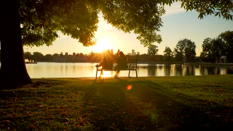 Zeitraffer-Des-Sonnenuntergangs-Im-Stadtpark,-Denver,-Colorado