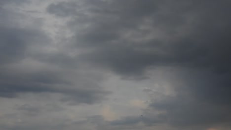 Cloud-formations-time-lapse,-spring-season,-rainy