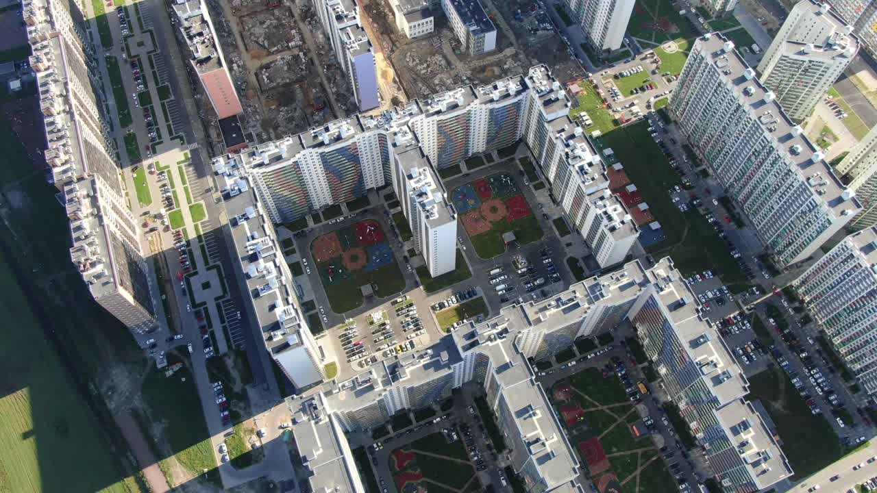 vista aérea de un complejo residencial moderno