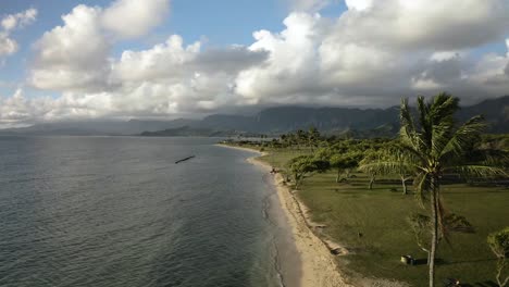 La-Playa-De-Oahu-Junto-Al-Sombrero-Del-Chino.