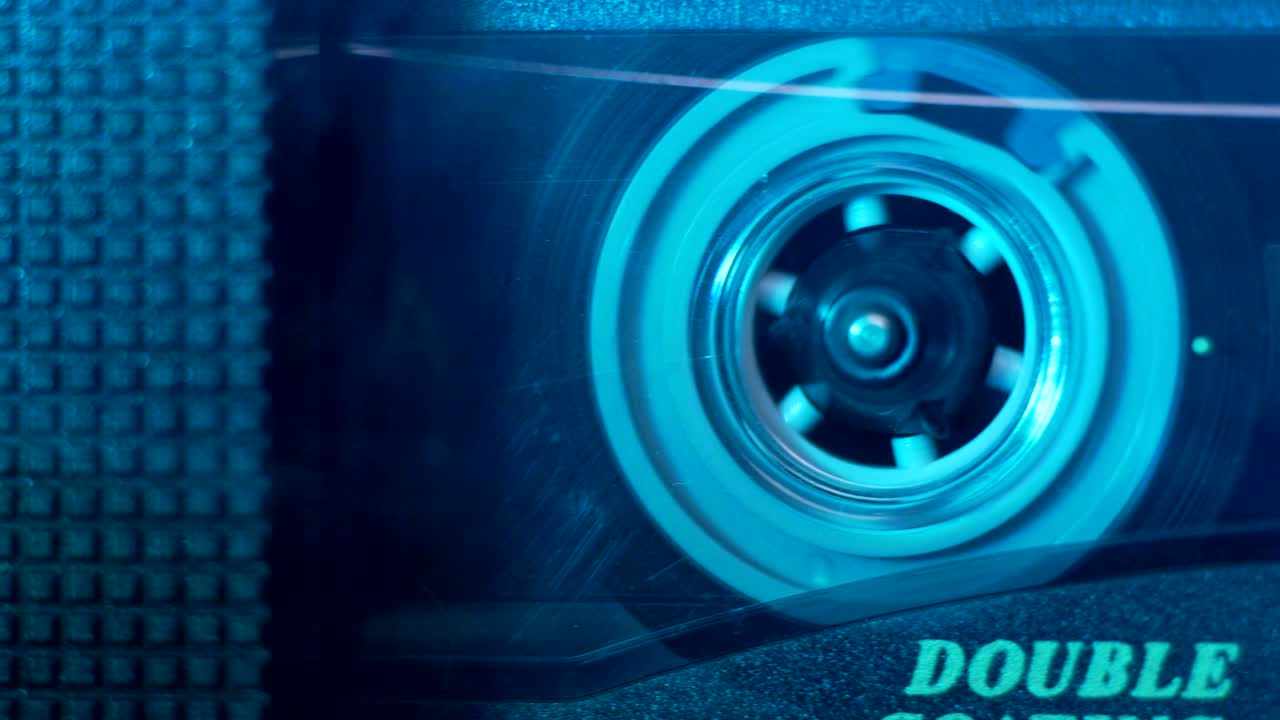 플레이어에 있는 오디오 카세트. 클로즈업