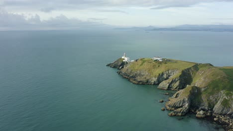 Aerial-Pan,-4K-footage,-Baily-lighthouse