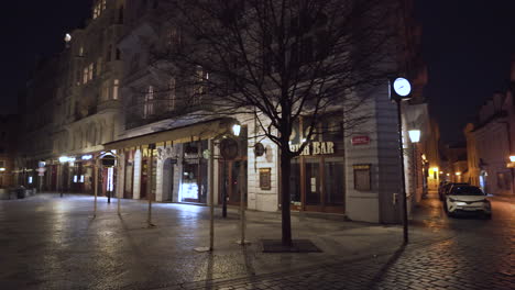 Calles-Vacías-En-El-Centro-Histórico-De-Praga,-República-Checa,-Por-La-Noche,-Cierre
