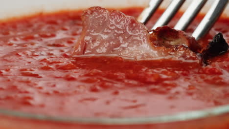 grilled pork in tomato sauce