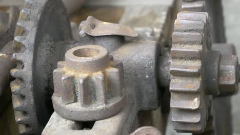 detalles de la vieja maquinaria en primer plano.