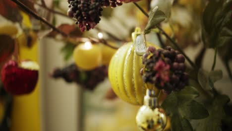 Hogar-Casero-Familia-árbol-De-Navidad-Bolas-De-Colores-Casa-Decoración-Interior-Primer-Plano