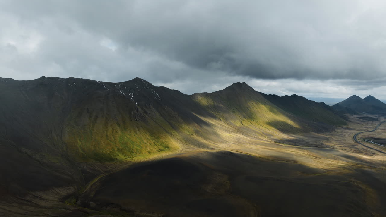Icelandic Mountain Range Under a Cloudy Sky