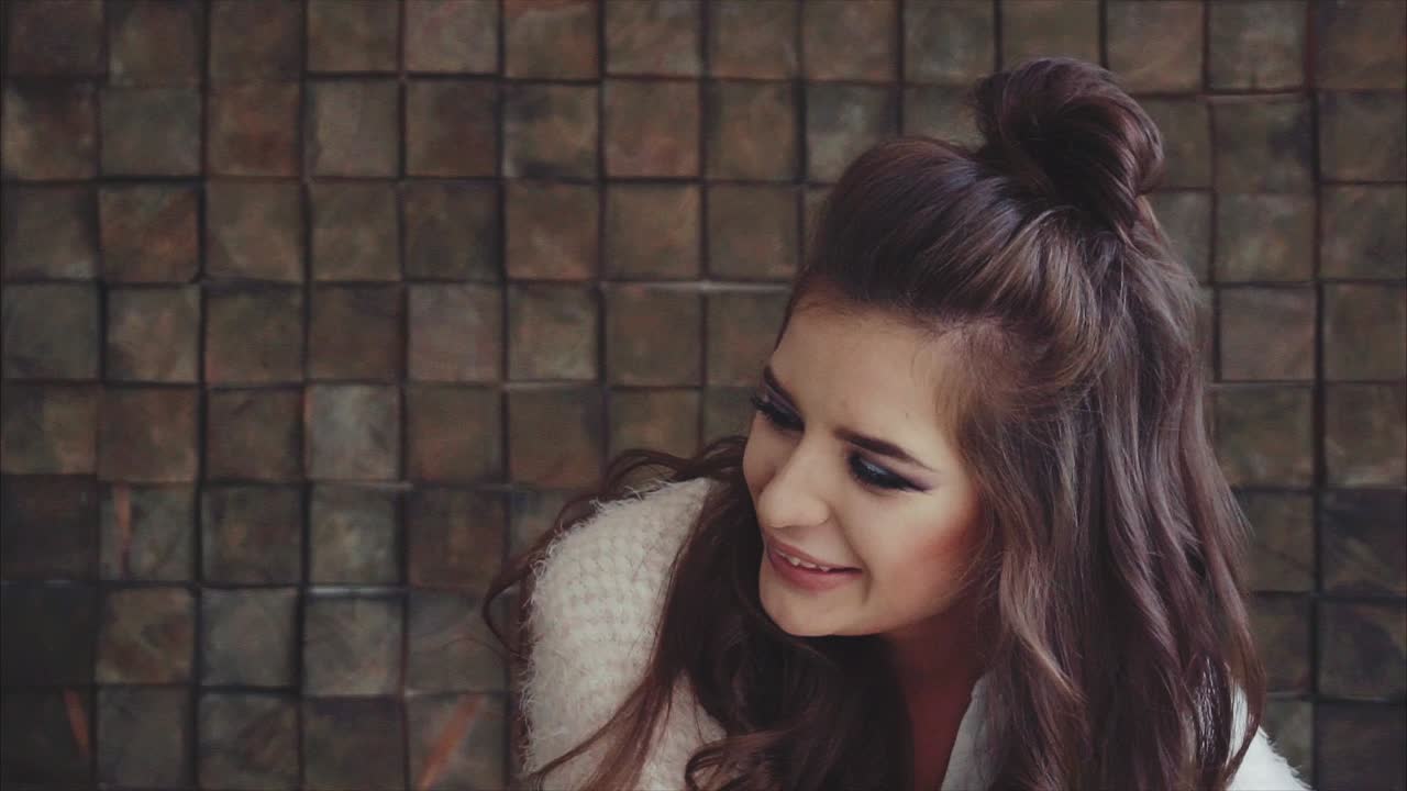 retrato de una mujer feliz