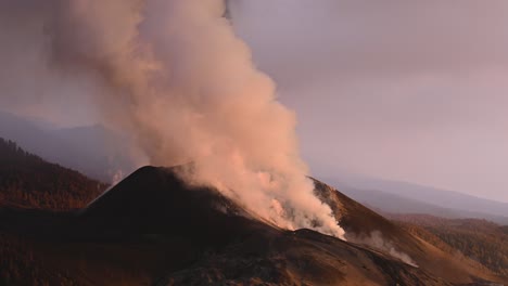 Volcano-eruption-with-thick-smoke-in-Canary-Islands