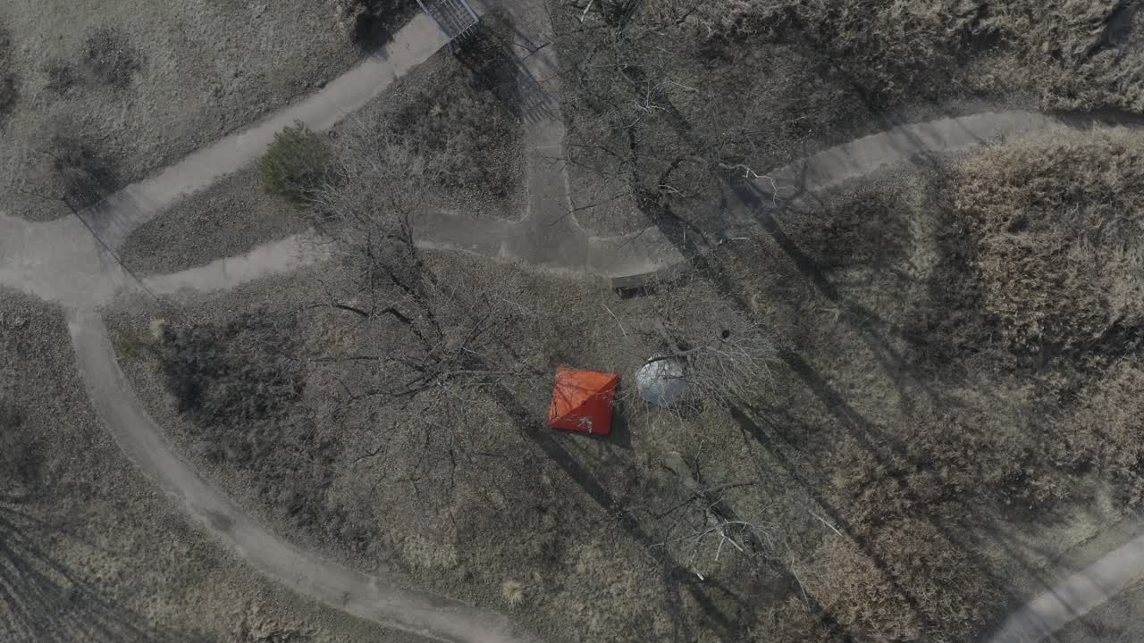 로그프로파일에서 촬영한 대규모 겨울숲 캠핑장