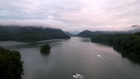 Fishing-Boats-on-Watauga-Lake-in-East-Tennessee,-Aerial-shot