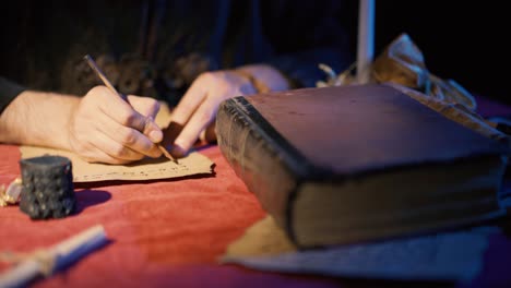 libro histórico de la antigua civilización.